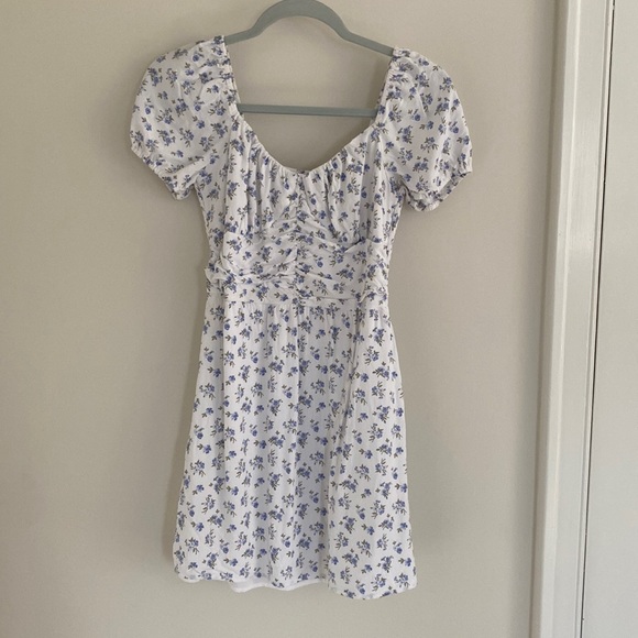 Hollister Spring Floral Dress - Picture 3 of 7